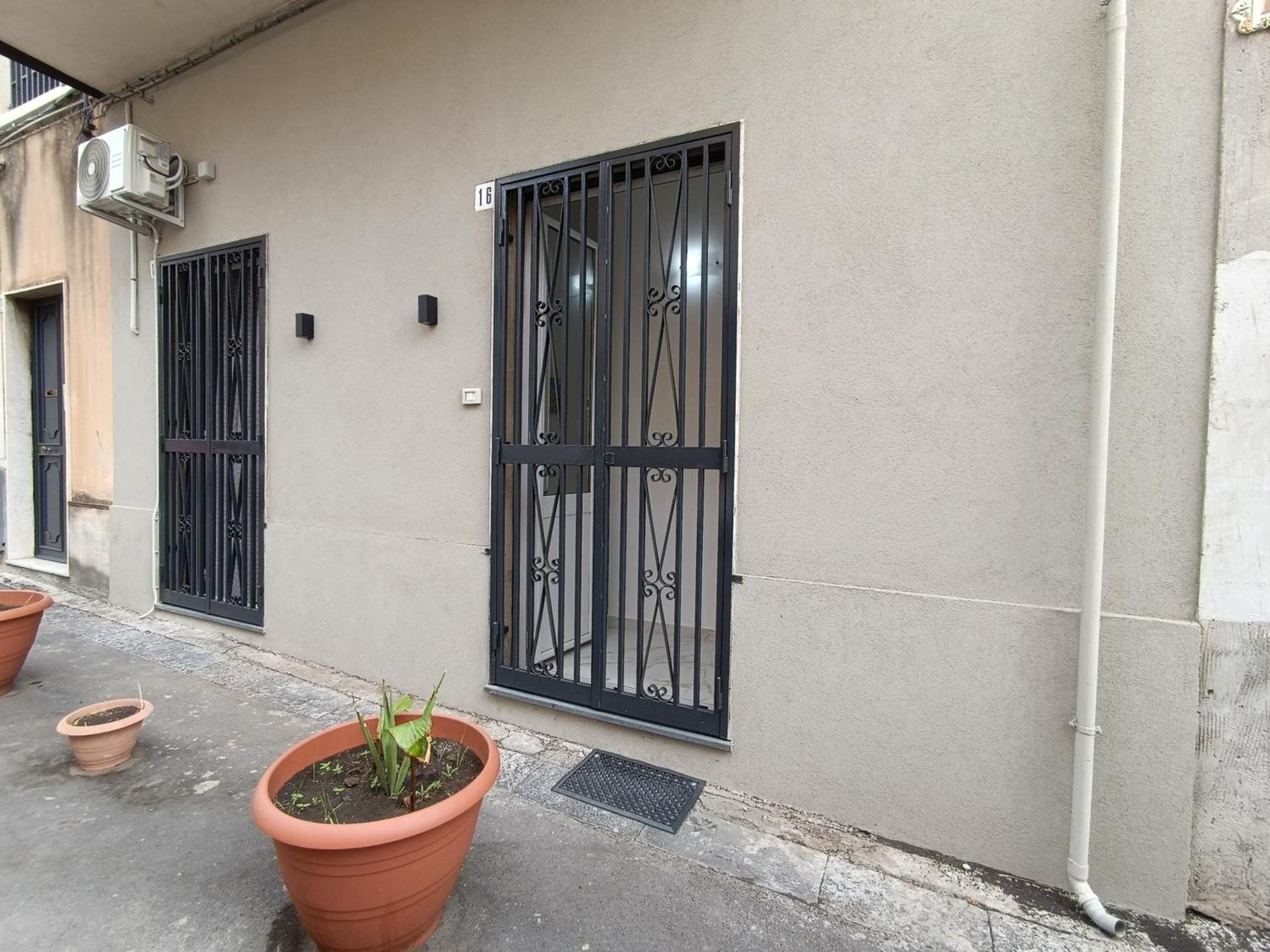 Terrazzo Garibaldi Holiday Home คาตาเนีย ภายนอก รูปภาพ