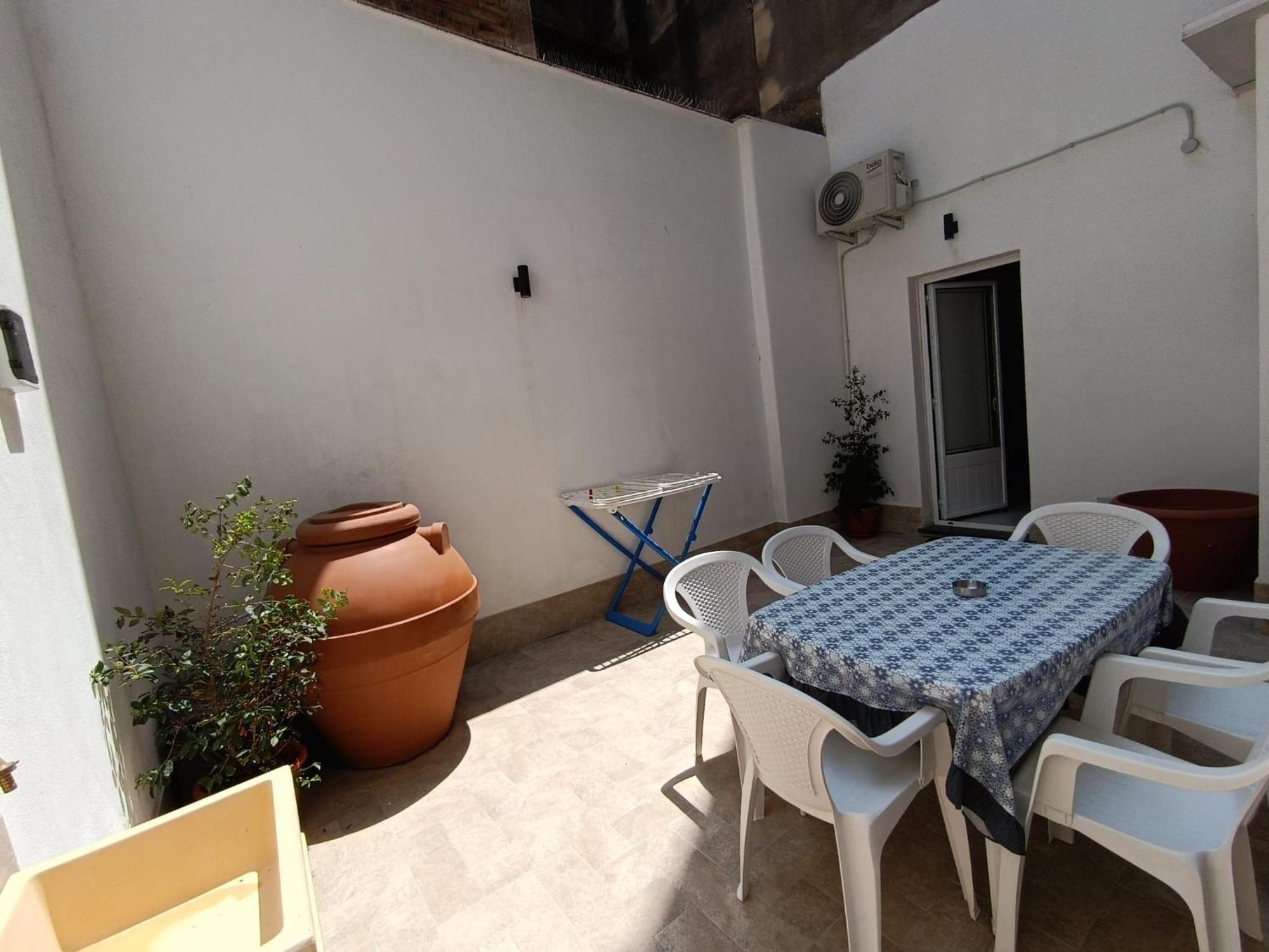 Terrazzo Garibaldi Holiday Home คาตาเนีย ภายนอก รูปภาพ